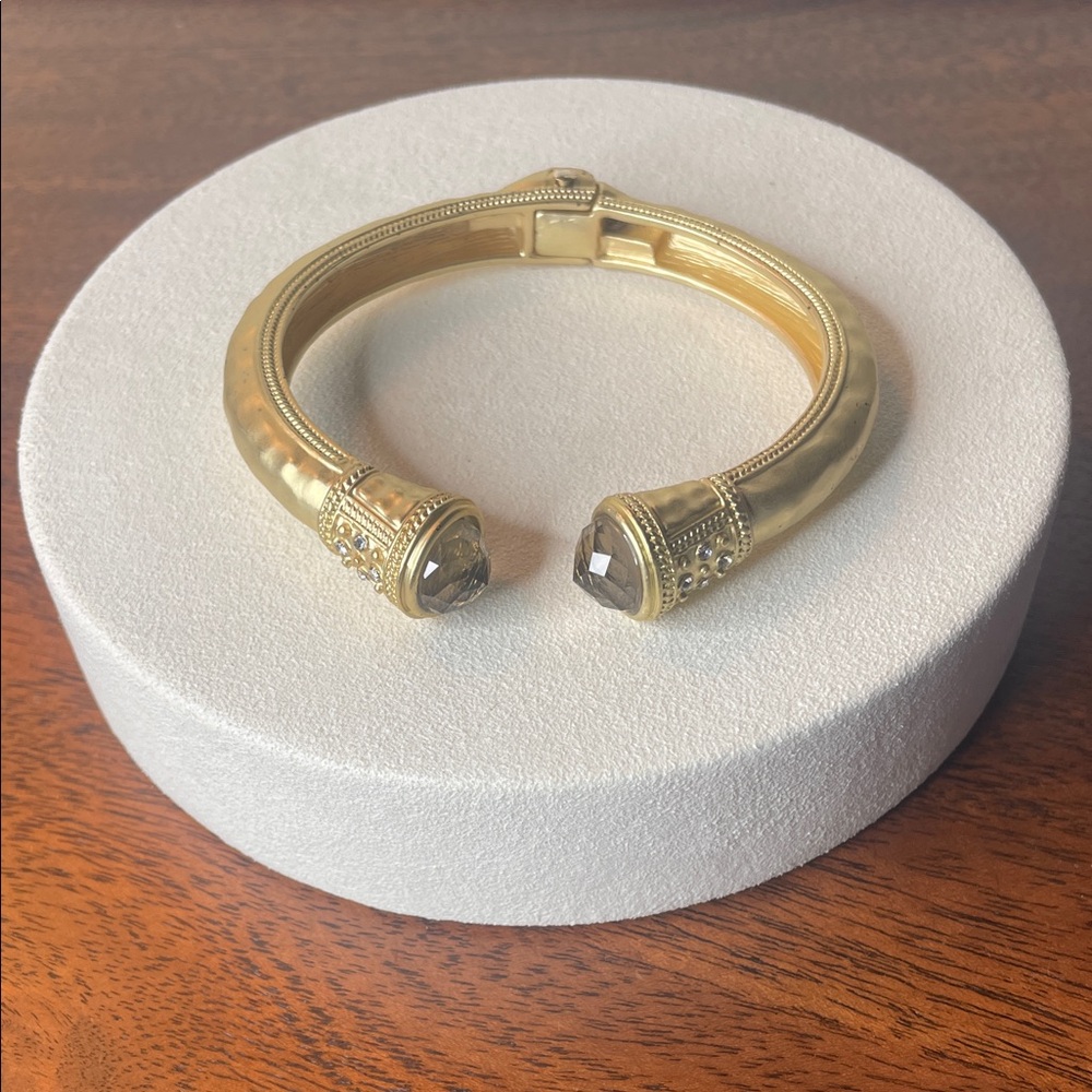 Elegant Gold Bangle Bracelet